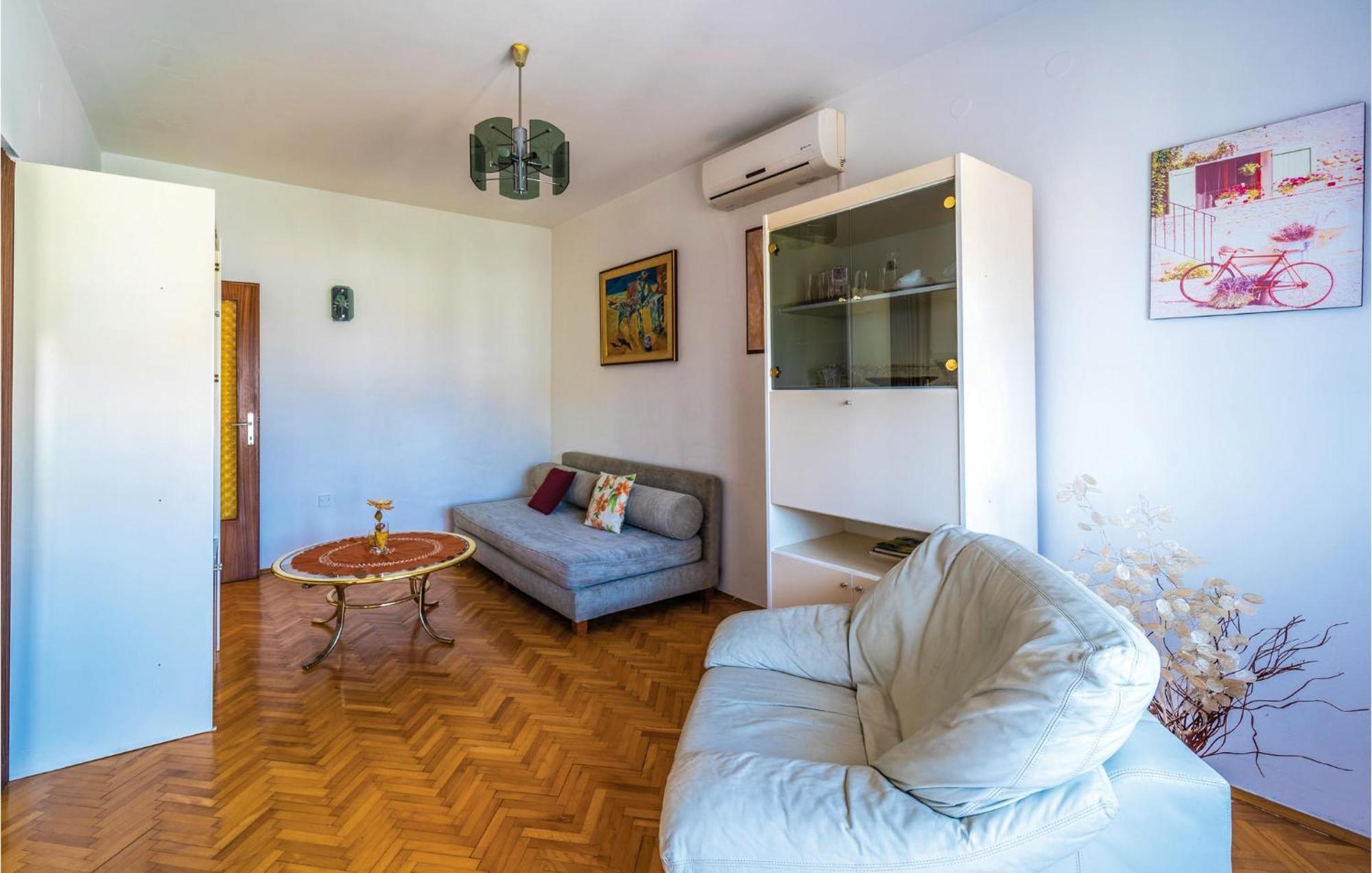 4 Bedroom Pet Friendly Home In Stinjan Bagian luar foto