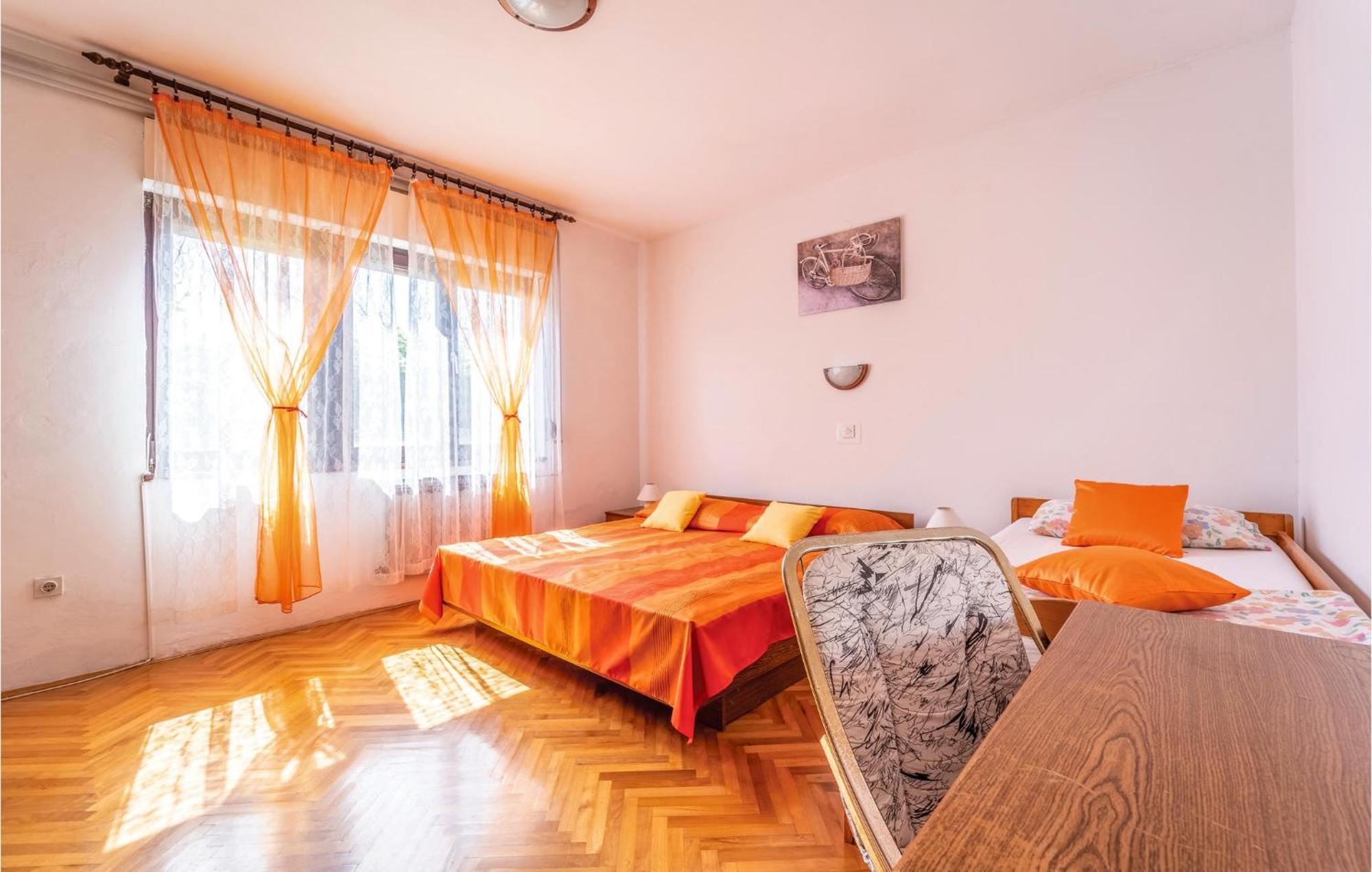 4 Bedroom Pet Friendly Home In Stinjan Bagian luar foto