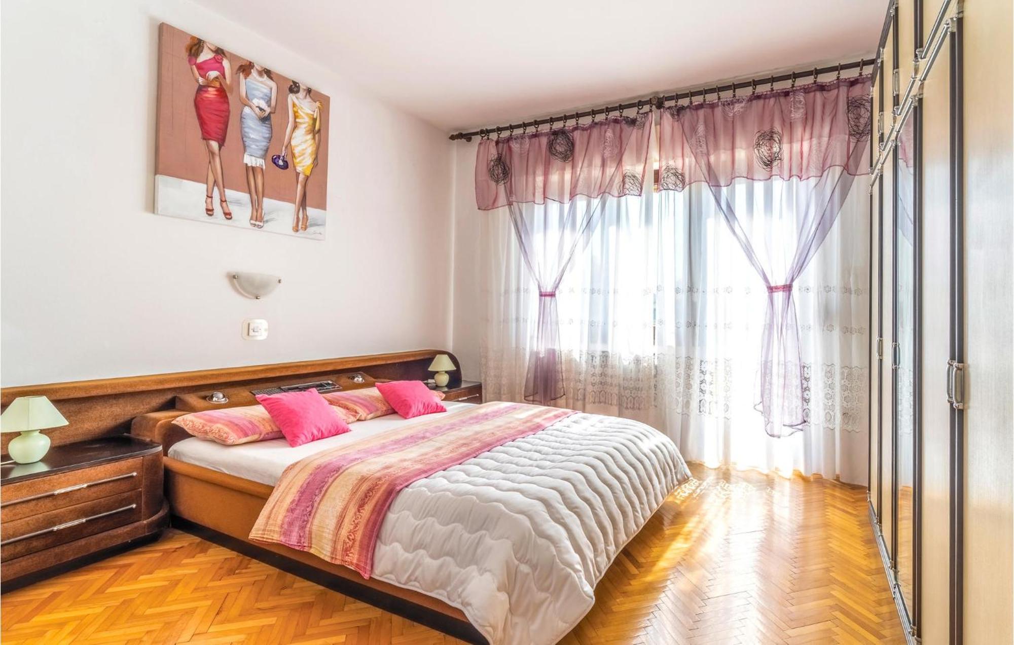 4 Bedroom Pet Friendly Home In Stinjan Bagian luar foto