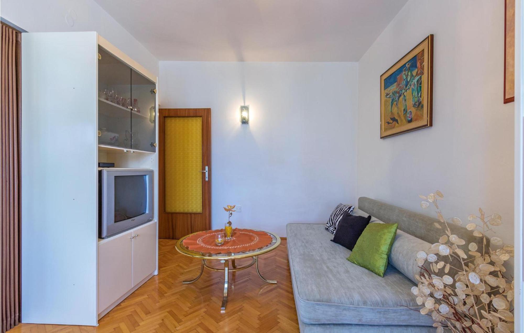 4 Bedroom Pet Friendly Home In Stinjan Bagian luar foto