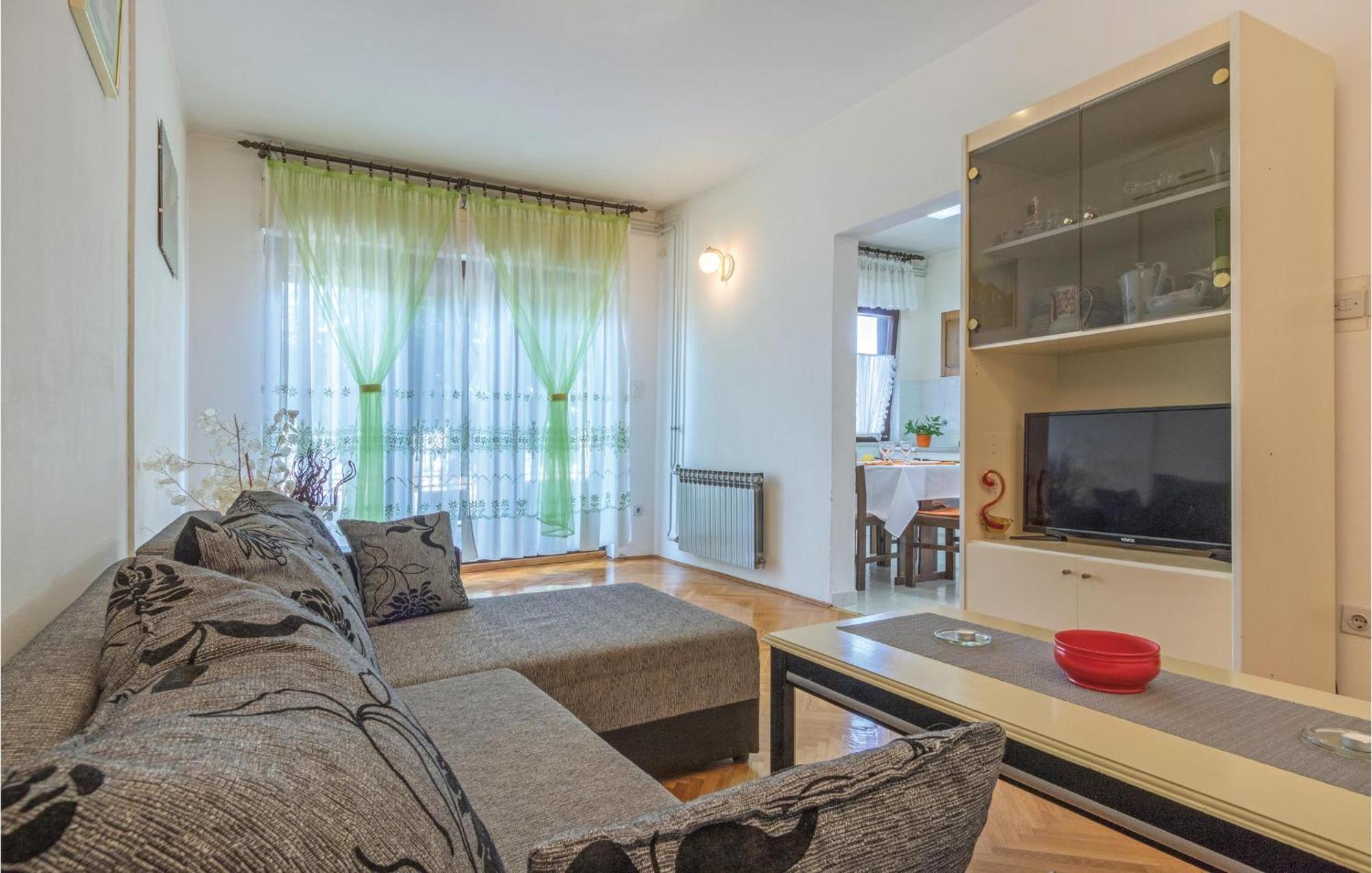 4 Bedroom Pet Friendly Home In Stinjan Bagian luar foto